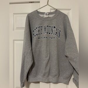 Gildan XXL gray crew neck sweatshirt from Rocky Mountain National Park